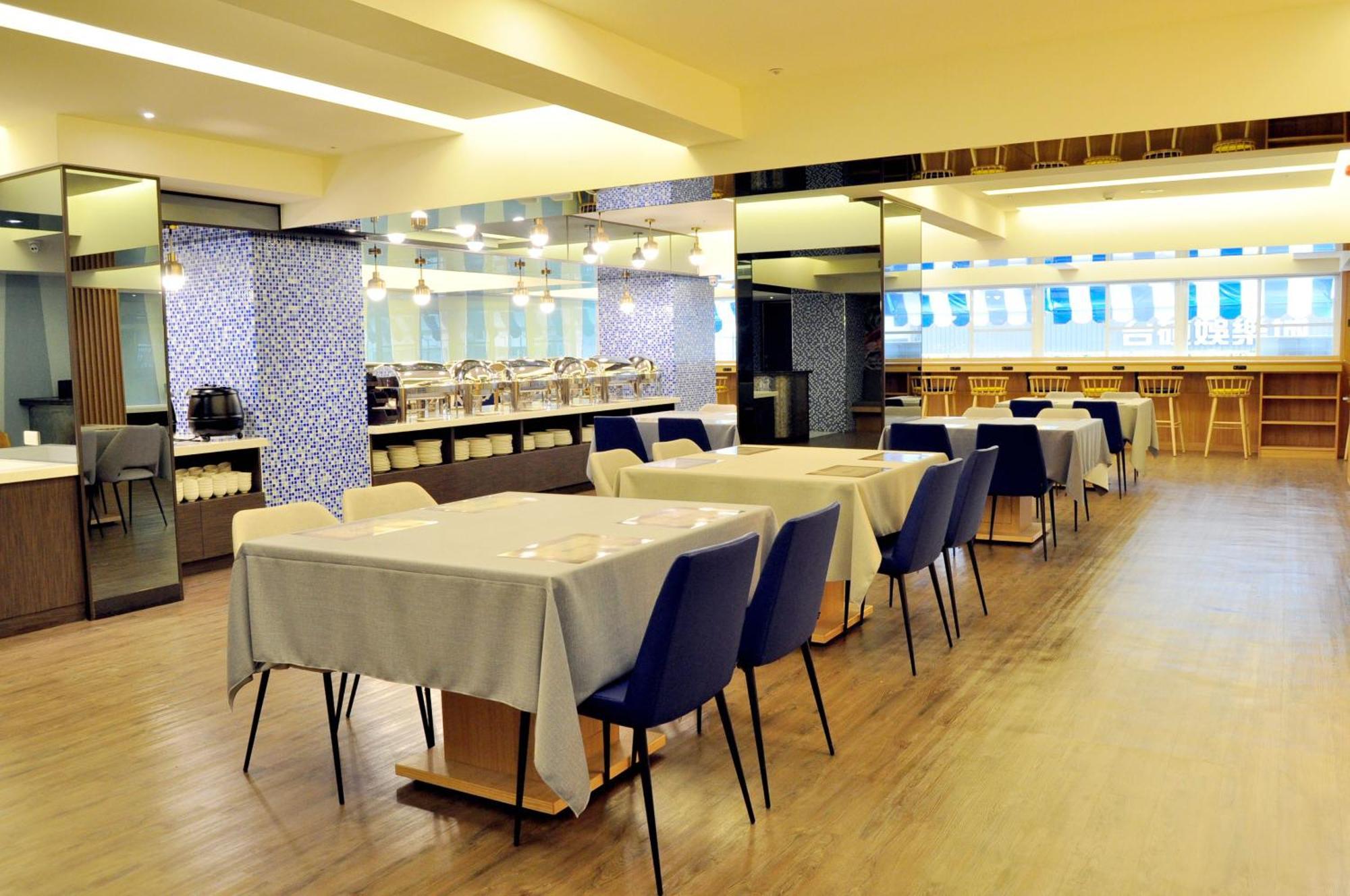 Fish Hotel Kaohsiung Exteriör bild