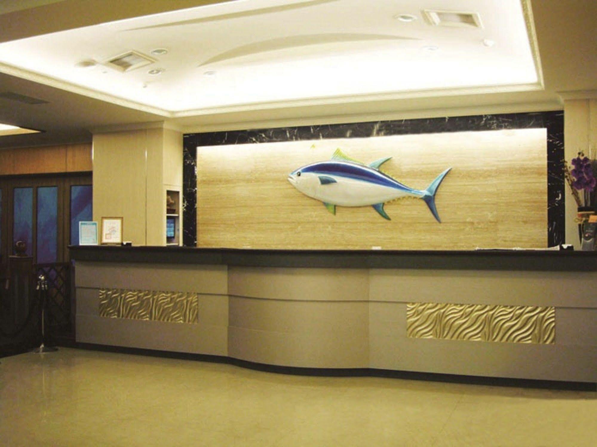 Fish Hotel Kaohsiung Exteriör bild