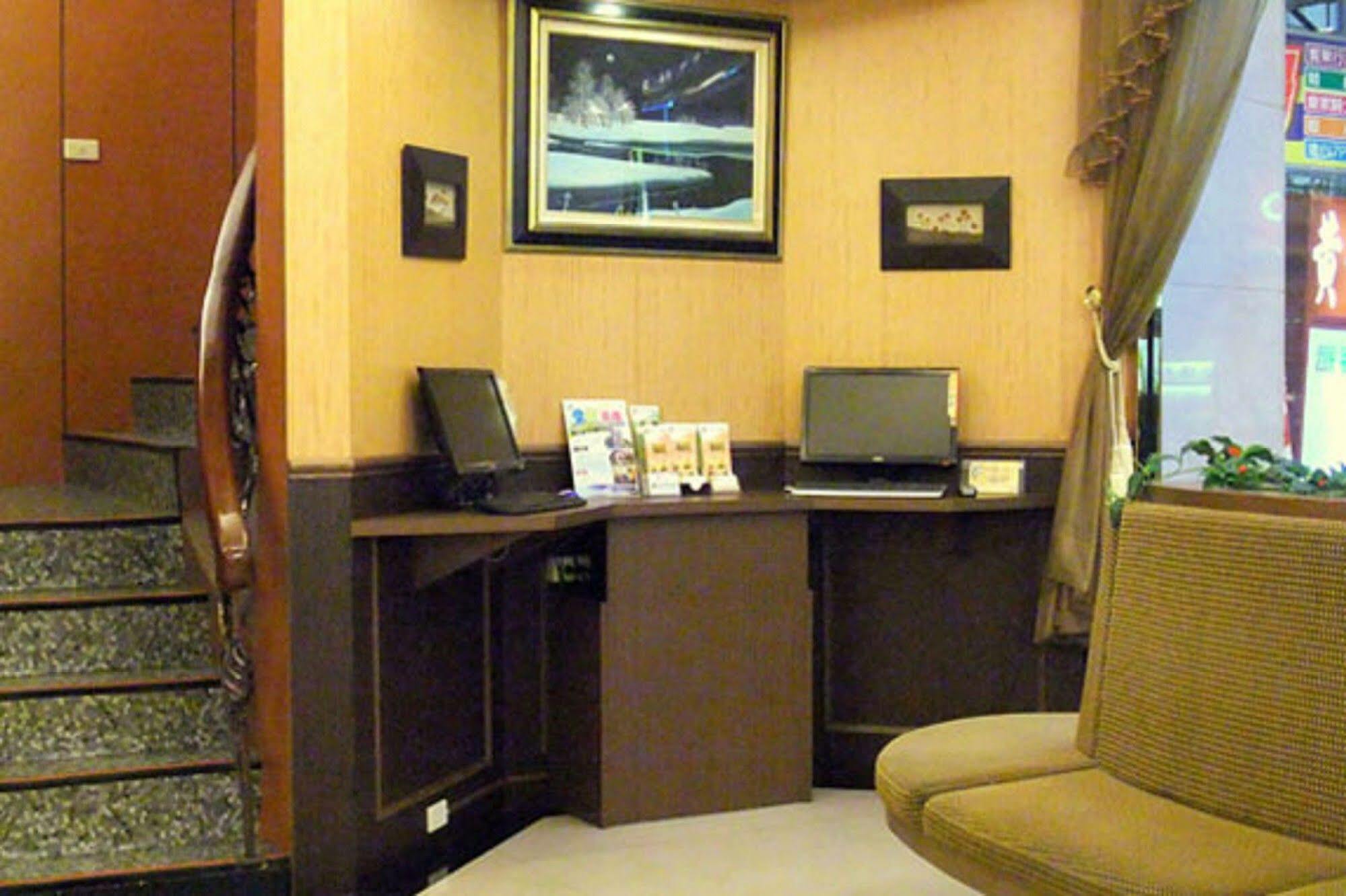 Fish Hotel Kaohsiung Exteriör bild